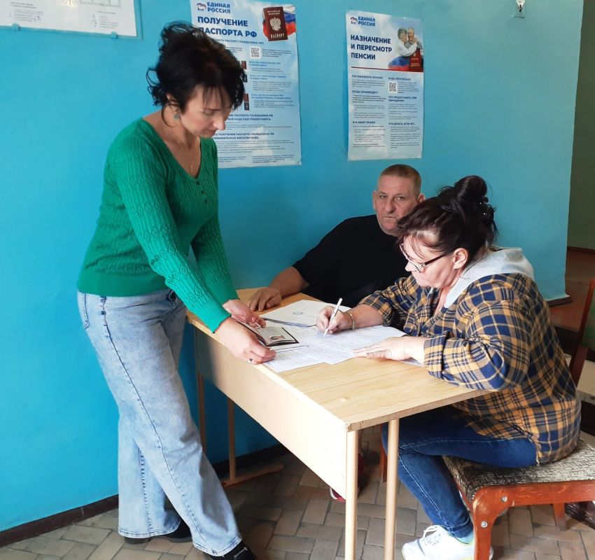 ОПОЖД Администрации Красного Луча оказывают содействие населению в подаче документов на перерасчет пенсий