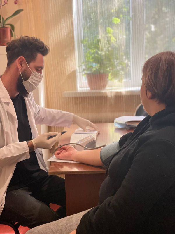 Славяносербские медики провели осмотр жителей п. Лотиковсо