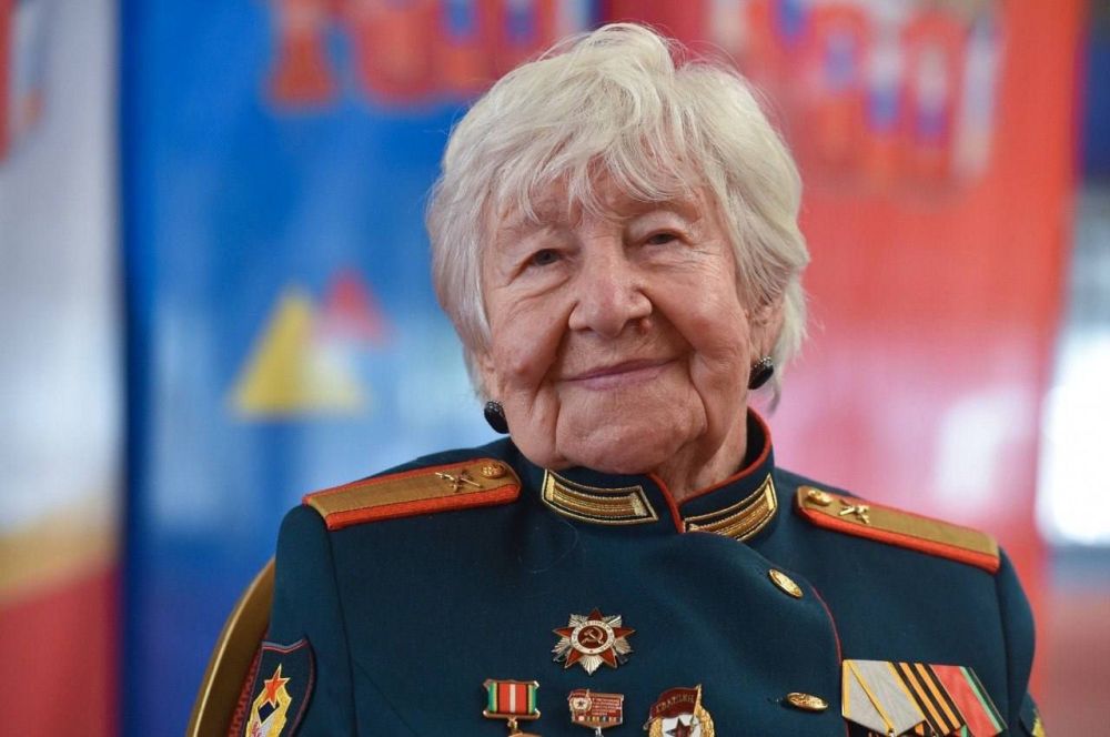 ������� ���� 100-������ ������ �������� ������������� ������� ��������