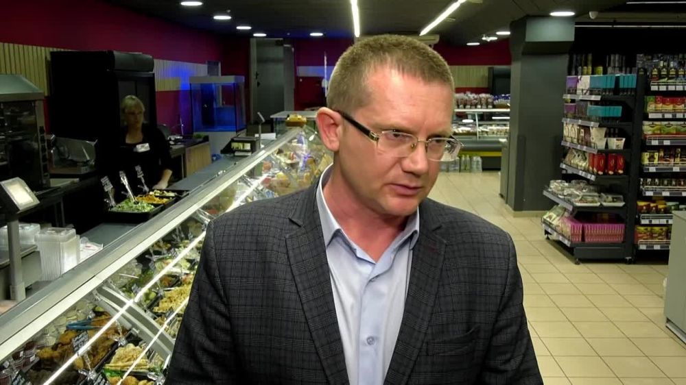 Медики из субъектов РФ за месяц обследовали почти 2 тыс. жителей отдаленных поселков Станично-Луганского района на передвижном флюорографе из Волгоградской области, сообщили в Минздраве ЛНР