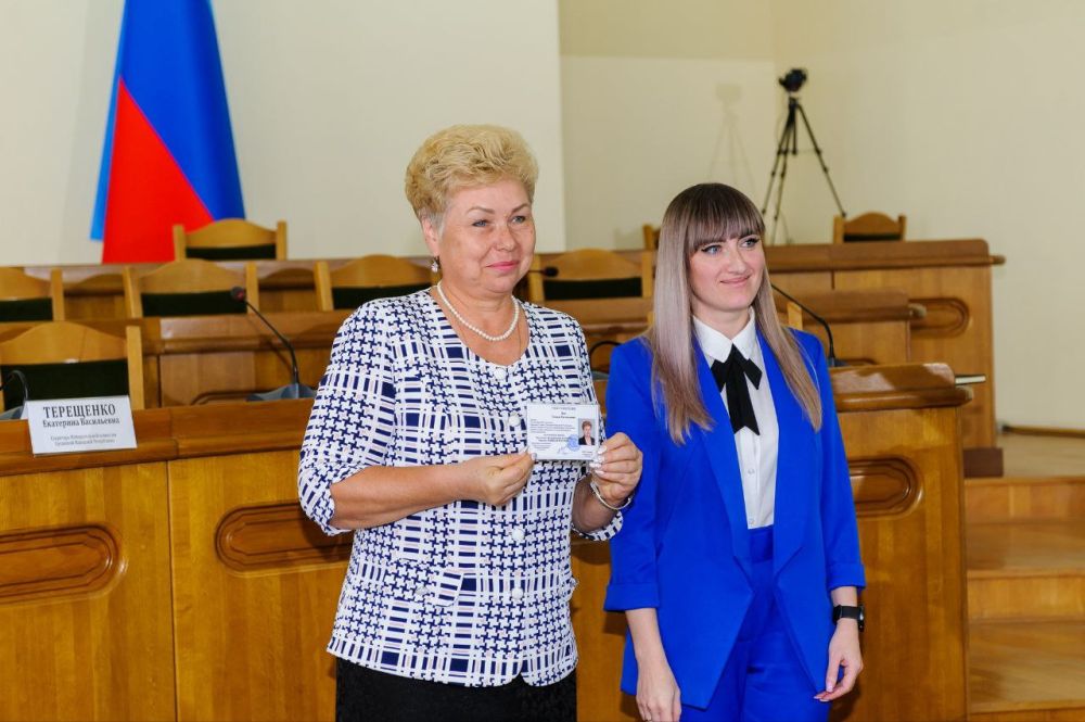 Ольга Бас: Сегодня получила удостоверение депутата Народного Совета ЛНР