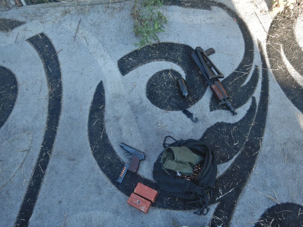 В г. Горское полицейскими обнаружен схрон с оружием и боеприпасами