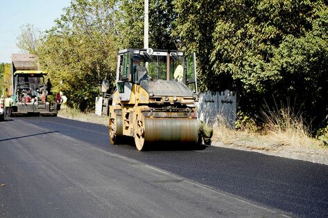 Красноярцы завершили укладку асфальта в направлении села Провалье в Свердловском районе