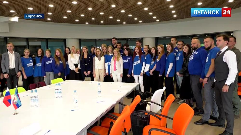 В Луганском Доме молодежи обсудили опыт работы и сотрудничество между молодежными организациями