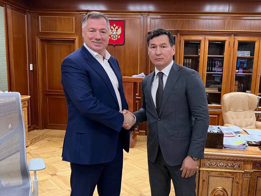Глава Калмыкии Бату Хасиков встретился с заместителем Председателя Правительства России Маратом Хуснуллиным