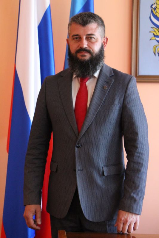 Уважаемые учителя, работники образования и ветераны педагогического труда Меловского района!