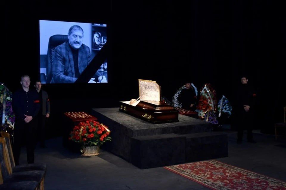 В Луганске похоронили народного артиста ЛНР Михаила Голубовича