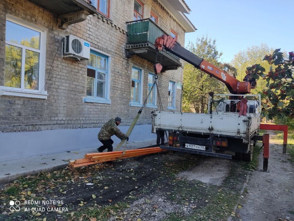 Специалисты Алтайского края продолжают ремонтно-восстановительные работы объектов социальной инфраструктуры в г.Зимогорье