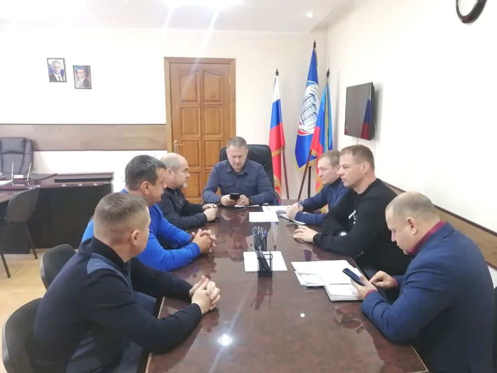 Министр строительства и ЖКХ ЛНР Игорь Жарков провел встречу с министром строительства и ЖКХ Калужской области Вячеславом Лежниным