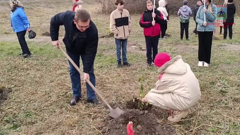 Евгений Морозов: В преддверии Дня Белых Журавлей, совместно с депутатским корпусом, активом единороссов города...