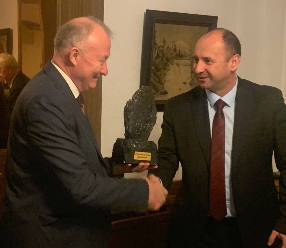 ����� ��������: ������� ������ ������� � ������������� �����������, ����������� 75-����� �� ��� ����������� ��������� ���������� ���������� �������