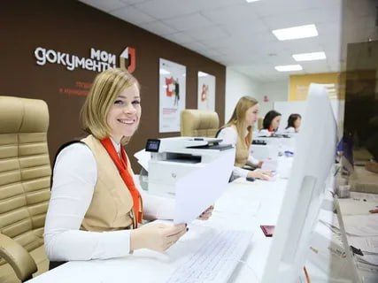 Число окон приема в отделениях МФЦ ЛНР в следующем году увеличится на 40%, отметил руководитель МФЦ ЛНР Виталий Седых