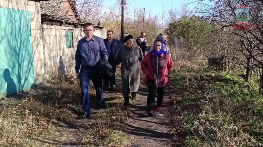 Евгений Морозов: Во время проведения прямой телефонной линии поступило обращение от жителей улицы Володи Дубинина по вопросу отсутствия водоснабжения