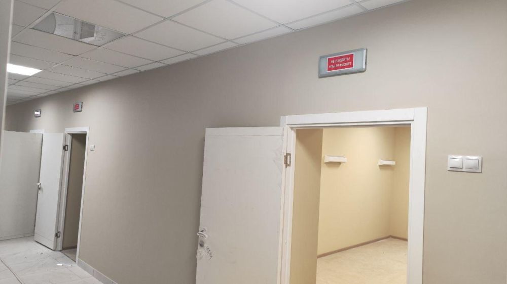 Специалисты из шеф-региона заменили сантехнику и остекление в двух отделениях больницы