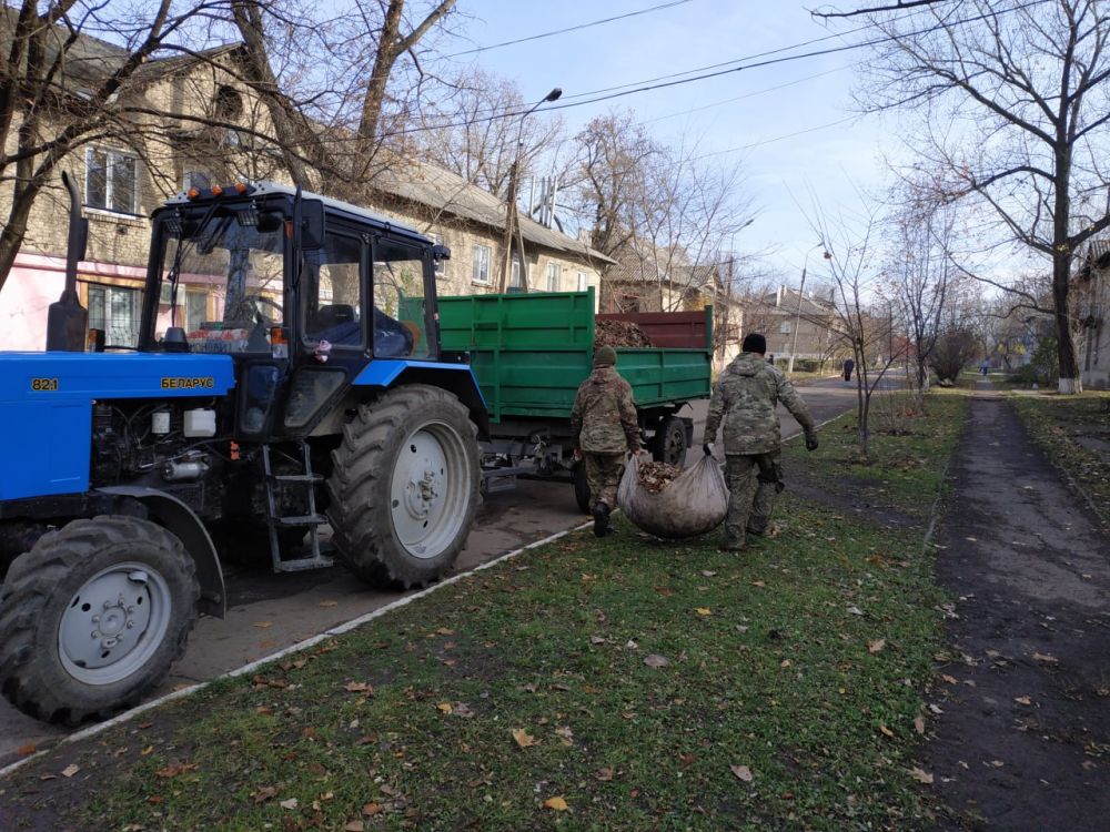 НА ТЕРРИТОРИИ ГОРОДА ЗИМОГОРЬЕ ПРОДОЛЖАЮТСЯ РАБОТЫ ПО БЛАГОУСТРОЙСТВУ