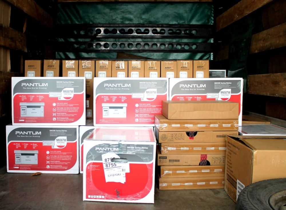 8 ноября Президентский фонд культурных инициатив (ПФКИ) обновил материально-техническую базу клубных учреждений города Красный Луч, Миусинск, Вахрушево, пгт Хрустальное и др. Всего компьютерную технику и мультимедийное оборудование получили 11 учреждений