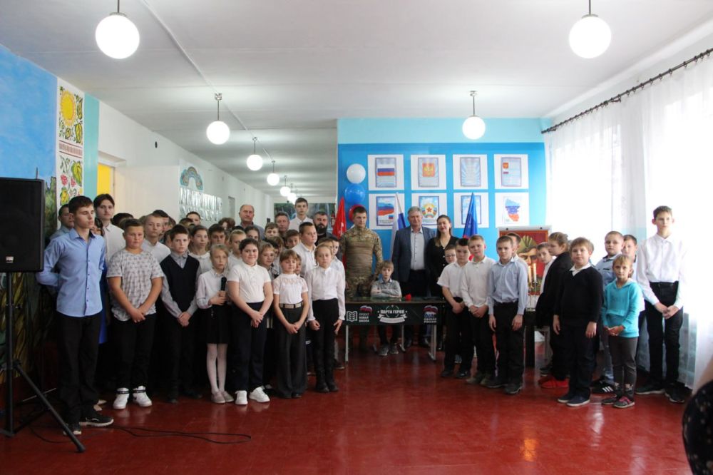 Торжественное мероприятие, посвященное открытию парты Героя в ГОУ ЛНР «Великоцкая средняя школа»