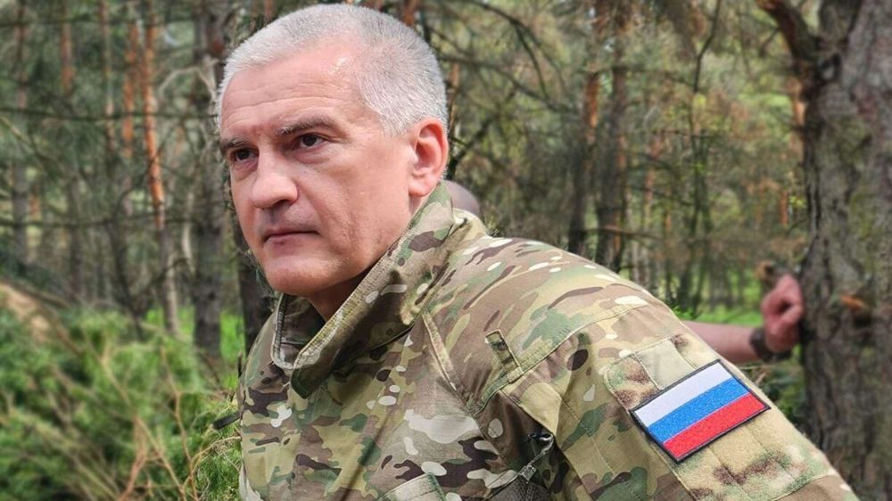 Зеленский ввел санкции против главы Крыма Аксенова