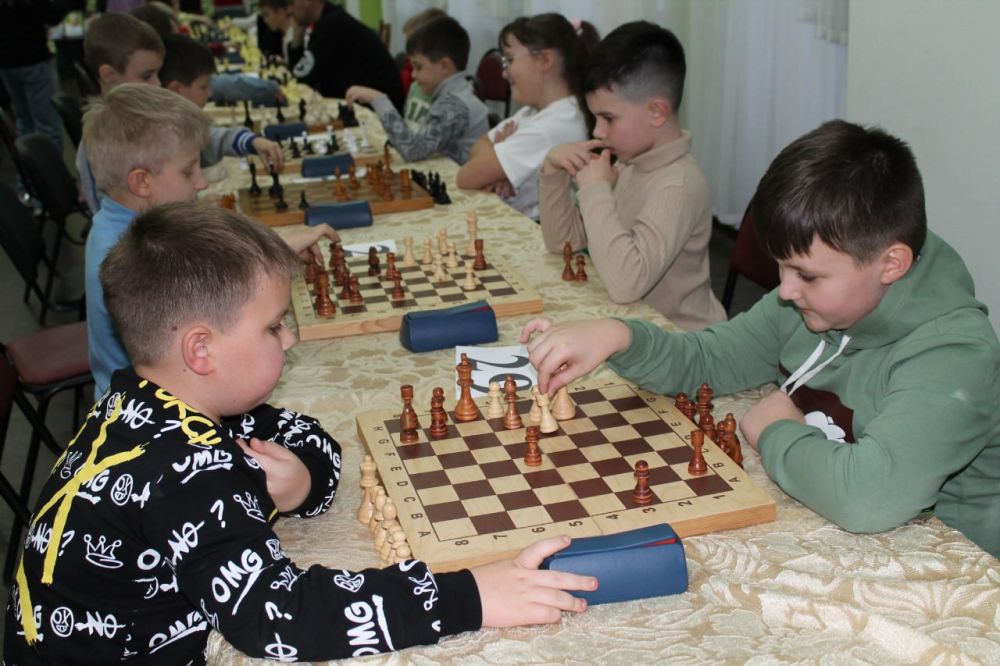 Шахматисты из ГЦКД г. Ирмино заняли призовые места на Открытом турнире в Брянке, который был организован в память шахматных тренеров Соляра, Вуйцыка и Гончарова