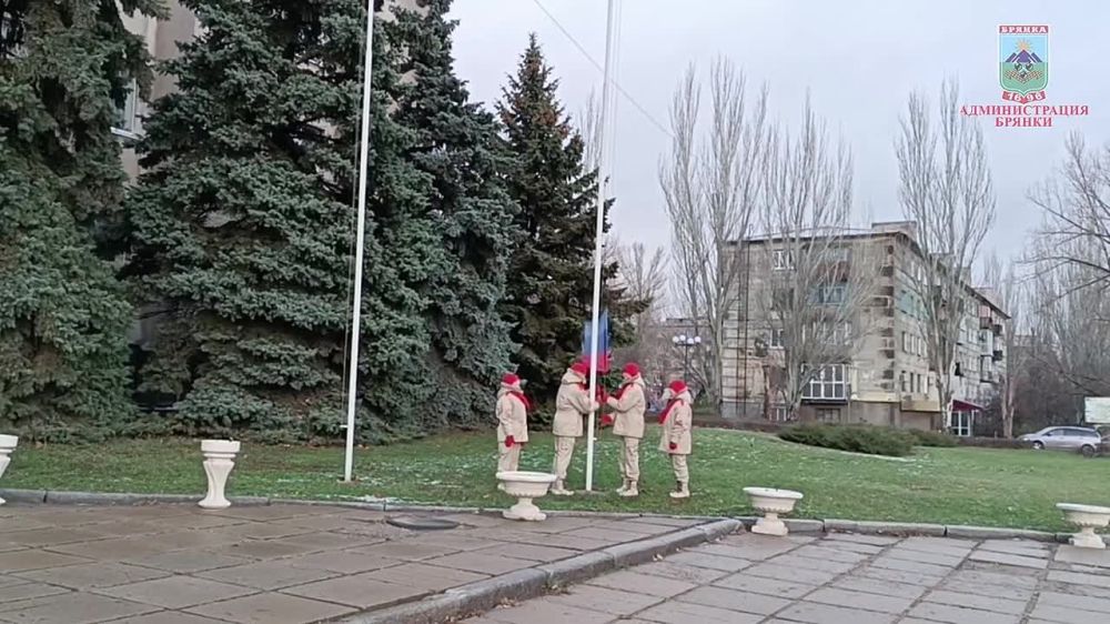 Евгений Морозов: Земляки!. Поздравляю вас с Днём Государственного флага Луганской Народной Республики!