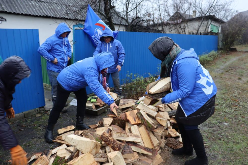 В Антрацитовском муниципальном округе продолжается «Эстафета добрых дел», посвященная Дню рождения партии «Единая Россия»