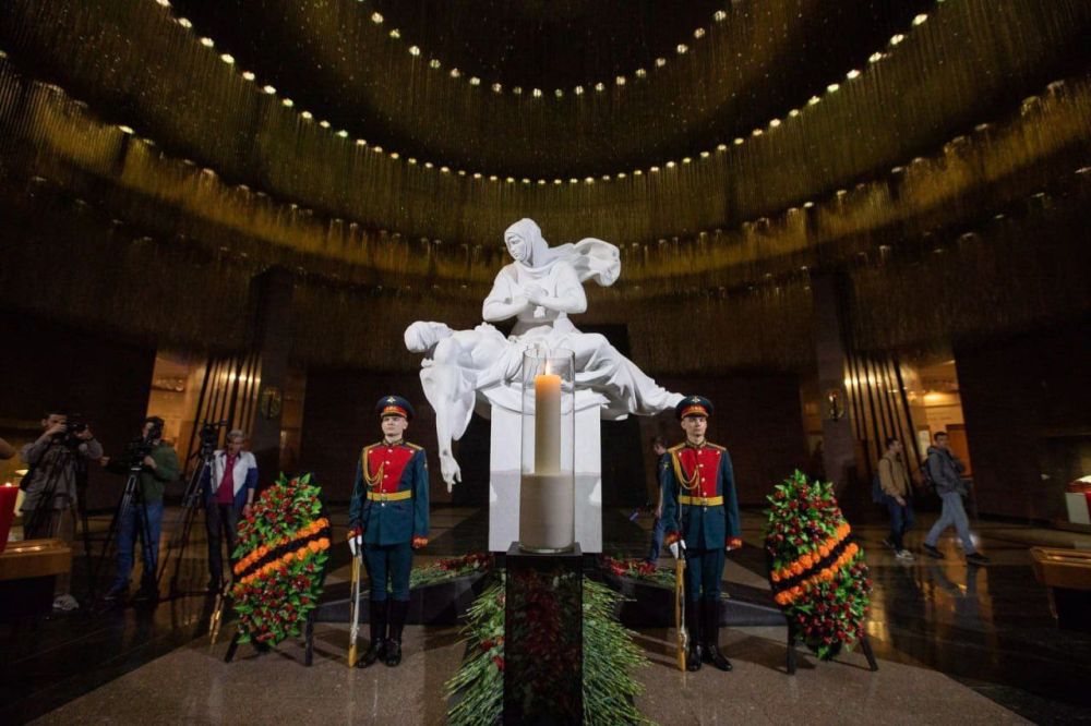 Имя твое неизвестно, подвиг твой бессмертен