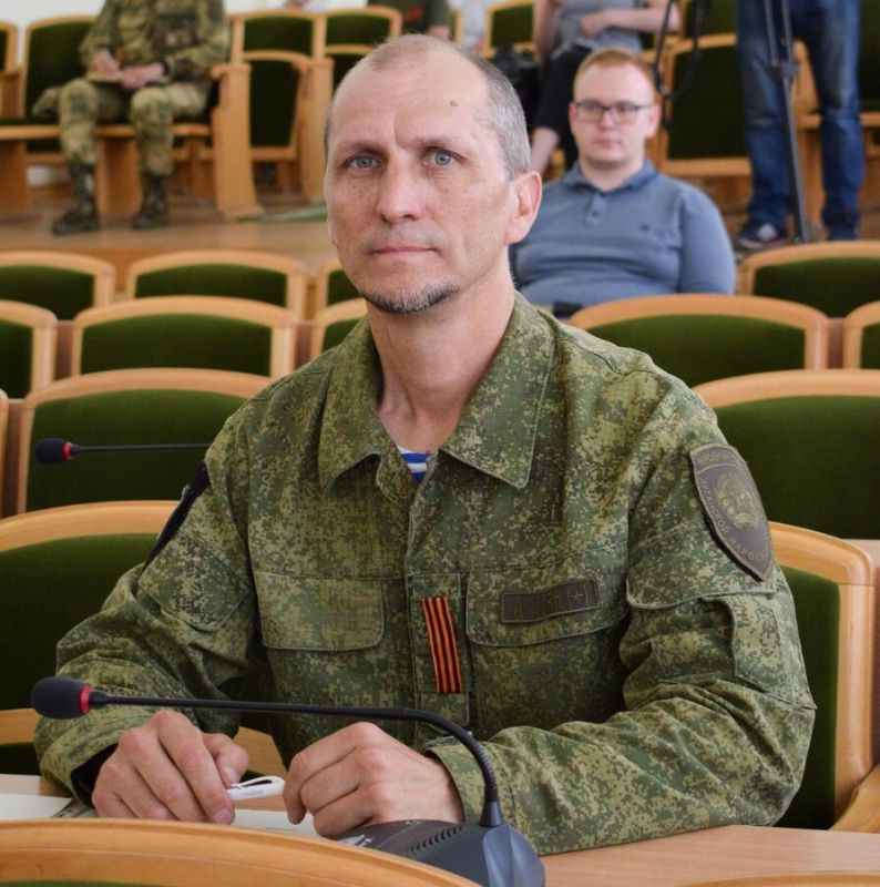 Биография Олега Попова