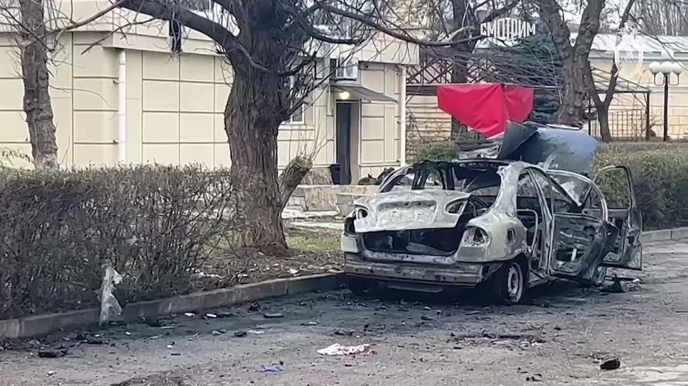 СК опубликовал кадры с места гибели депутата Народного совета ЛНР третьего созыва Олега Попова в Луганске