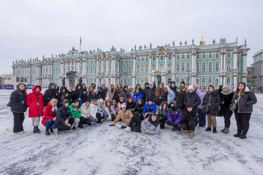 Школьники из ЛНР побывали в Москве и Санкт-Петербурге