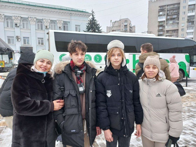 С положительными эмоциями ребята вернулись из московской поездки ...