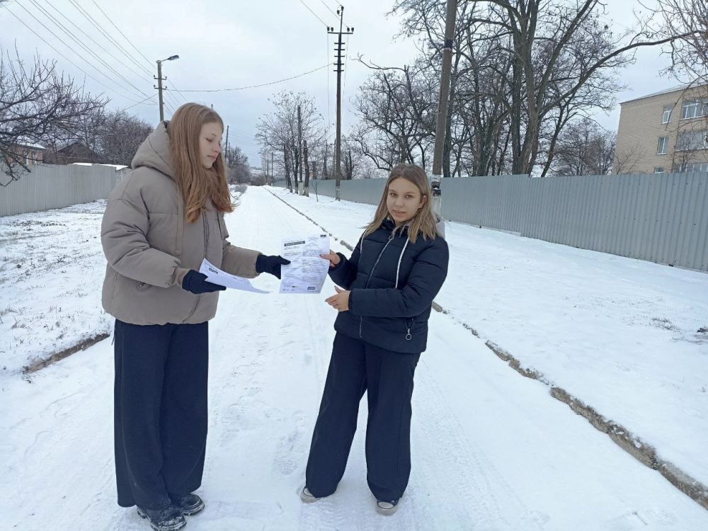 В преддверии новогодних праздников в Миусинской школе №19 прошла декабрьская акция #ДарюТепло