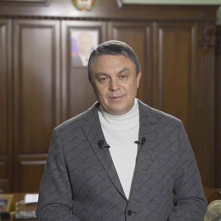 Леонид Пасечник: Во время пресс-конференции в Москве луганский журналист Евгений Мурылев пригласил Президента России Владимира Путина в Луганск