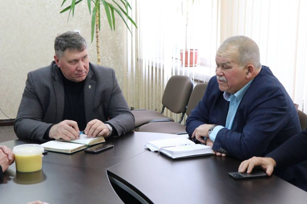 Игорь Дзюба: Вчера состоялось совещание с Главой Администрации Кантемировского муниципального района Покусаевым Владимиром...