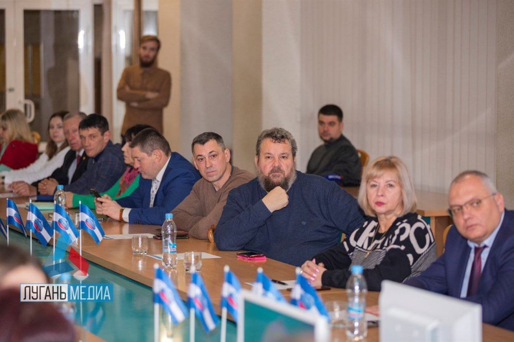 В ЛНР начал работать Общественный штаб по наблюдению за выборами Президента России