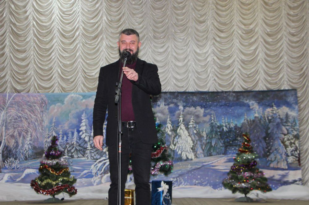 В Меловском ЦДК, состоялось торжественное открытие Новогодней елки