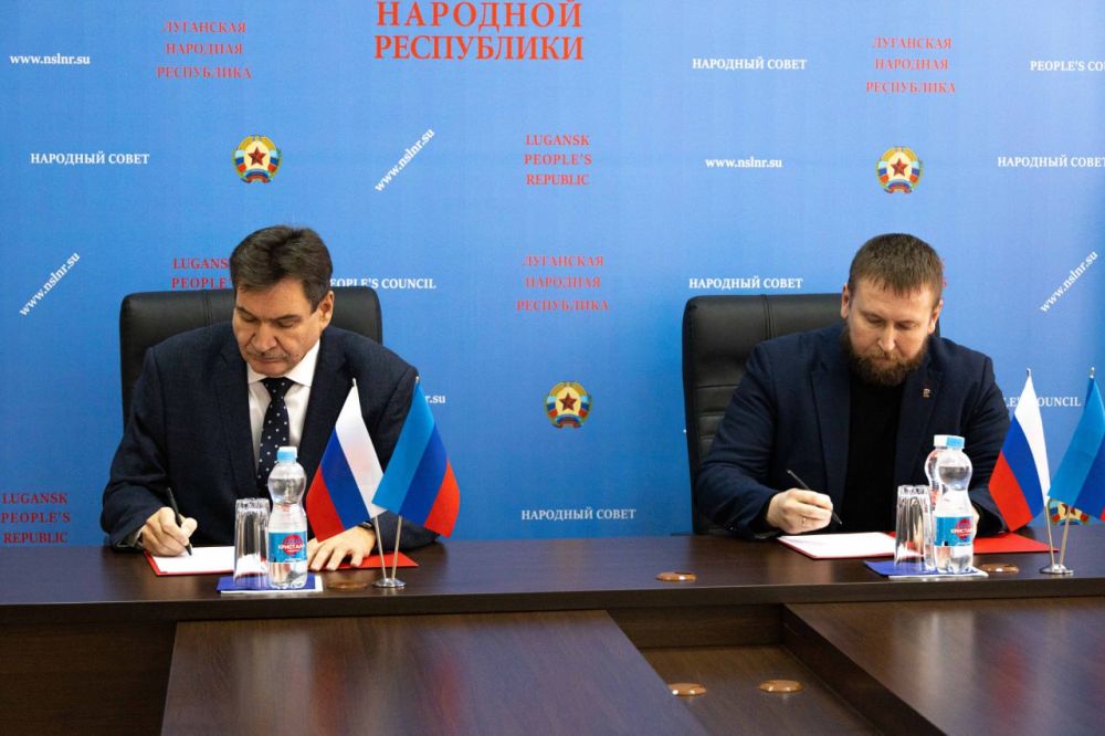 В Народном Совете состоялось подписание соглашения о сотрудничестве с управлением минюста РФ по ЛНР