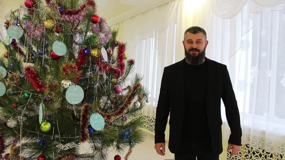 Глава Меловского муниципального округа Савченко Олег Петрович принял участие в акции «Елка желаний»