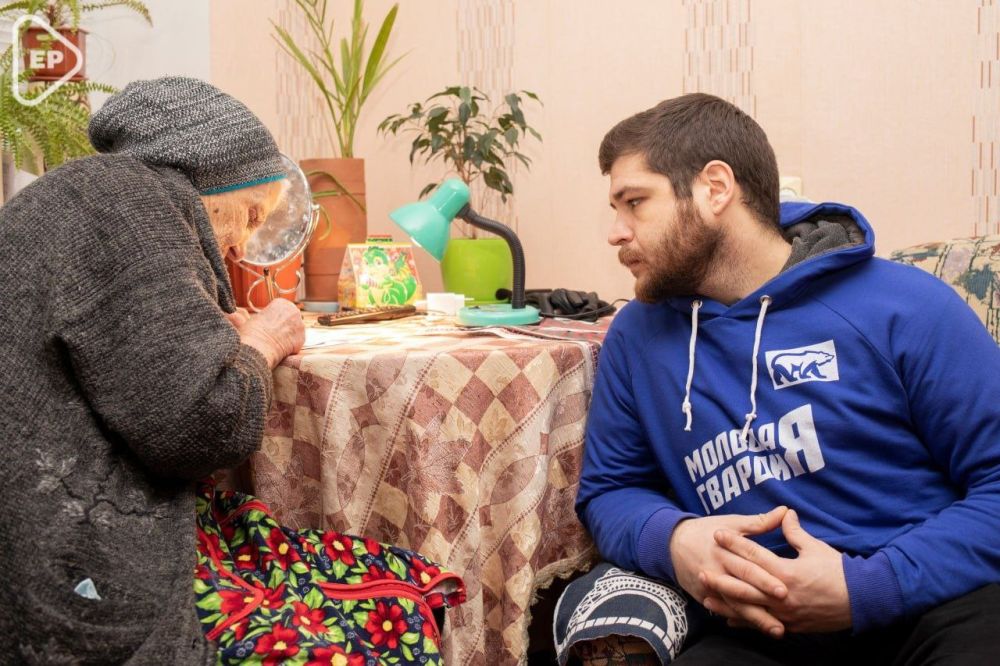 Единая Россия и МГЕР помогают жителям отдаленных районов ЛНР оформить паспорта