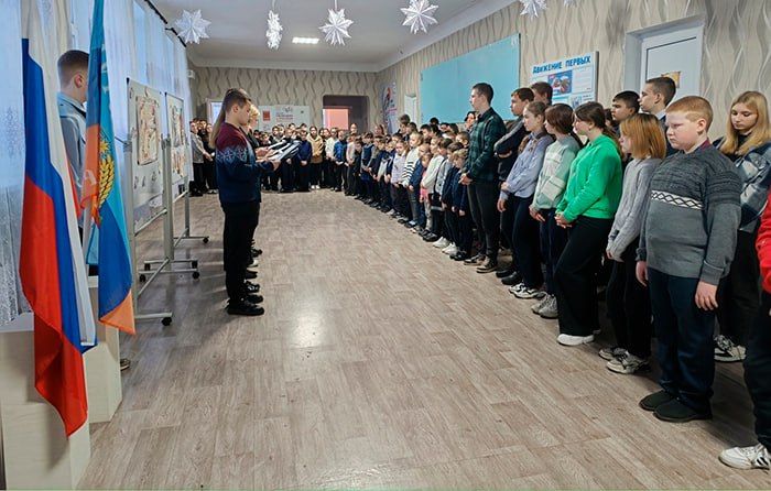 В ГОУ ЛНР «АУВК №2 им. И.Н. Проворченко» прошли внеурочные занятия «Разговоры о важном», посвященные 450-летию «АЗБУКЕ» Ивана Фёдорова