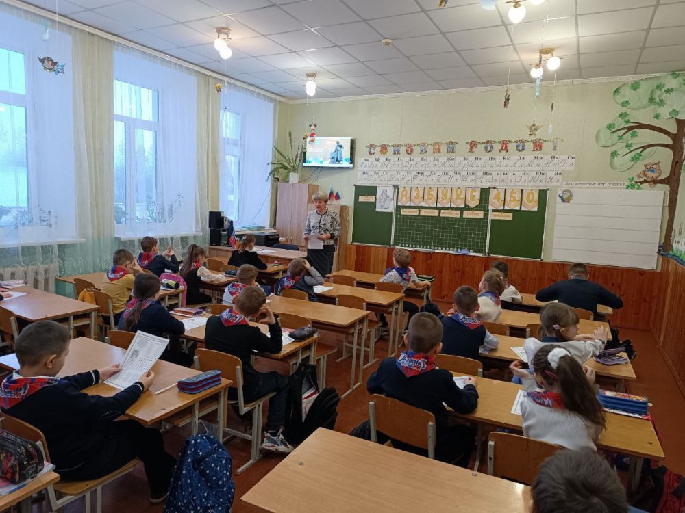 Сегодня в школах Республики прошёл первый урок «Разговоры о важном» в новом, 2024 году