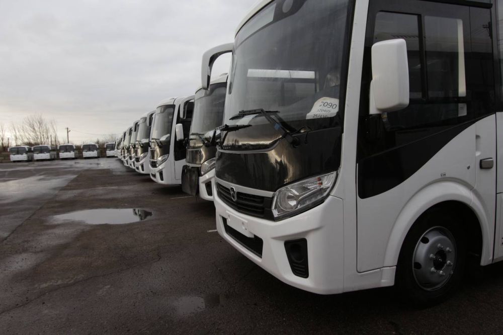 Сергей Колягин: Хочу отметить, что в рамках данной программы для Первомайска в конце прошлого года был выделен один пассажирский автобус, который в округ ещё не доставлен, а ранее в наш город прибыли еще 6 единиц пассажирского транспорта