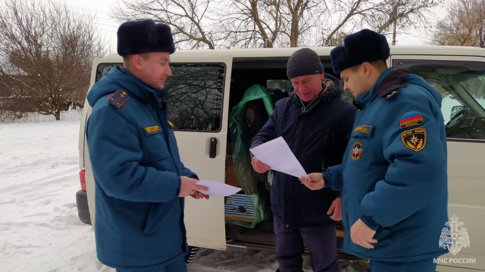 Славяносербские спасатели пообщались с работниками и посетителями рынков