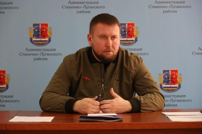 Денис Мирошниченко обсудил с активом молодежной и ветеранской организаций Станицы Луганской актуальные вопросы района