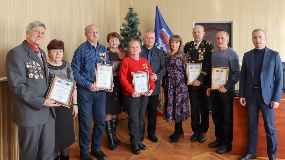 Координатор проекта проекта «Выбирай свое» партии «Единая Россия» в ЛНР представил в Антраците акцию «Человек труда»