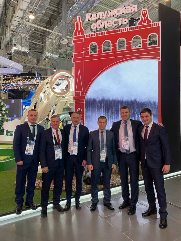 Сергей Колягин: На форуме "Малая Родина-Сила России" и на стенде Калужской области, и на стенде Луганской Народной Республики встретил много своих коллег - руководителей органов местного самоуправления региона-шефа