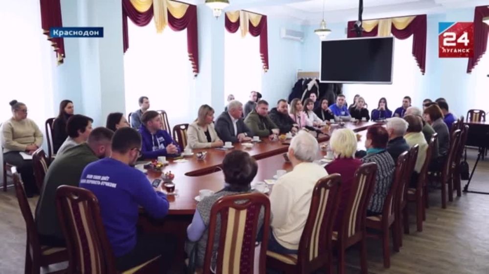 Краснодон с рабочей поездкой посетил Председатель Народного Совета Денис Мирошниченко