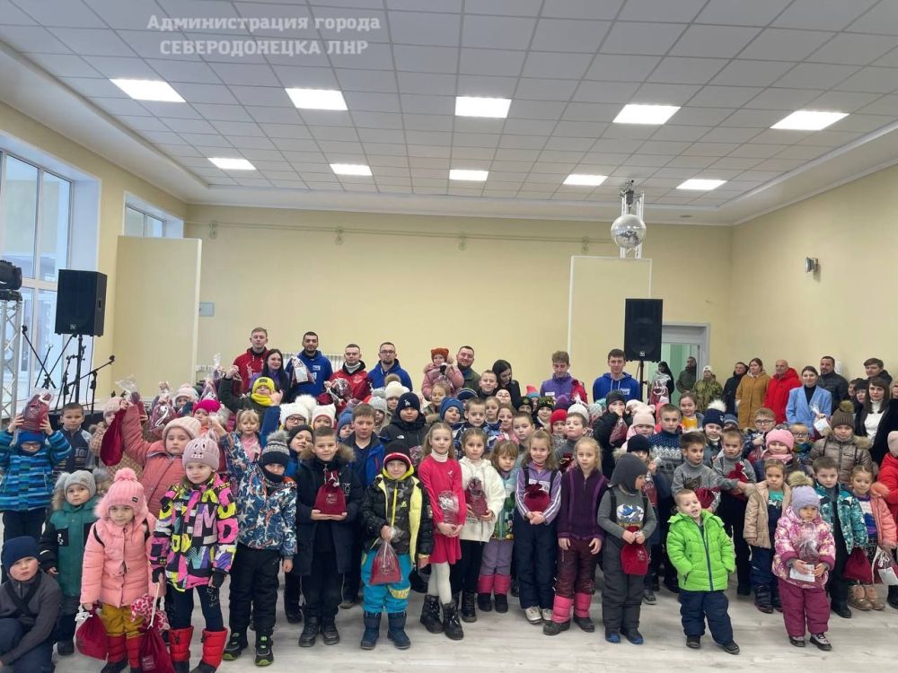 Министр молодёжной политики ЛНР совместно с депутатом Народного Совета ЛНР организовали праздничное мероприятие для детей Северодонецка