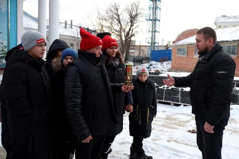 Денис Мирошниченко принял участие в передаче огня Всероссийского семейного очага в республику