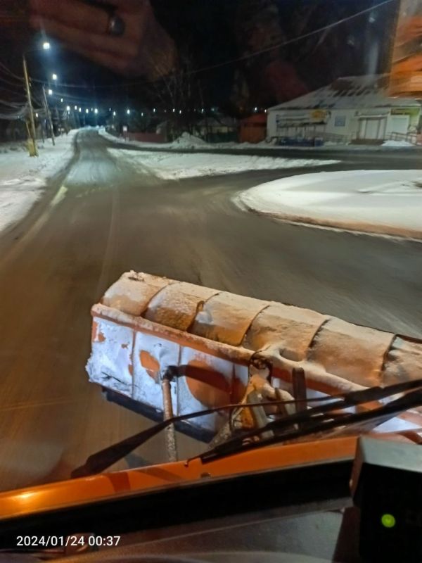 В ночь с 23.01.2024 на 24.01.2024 силами работников муниципального унитарного предприятия «Спецкомавтотранс» с...