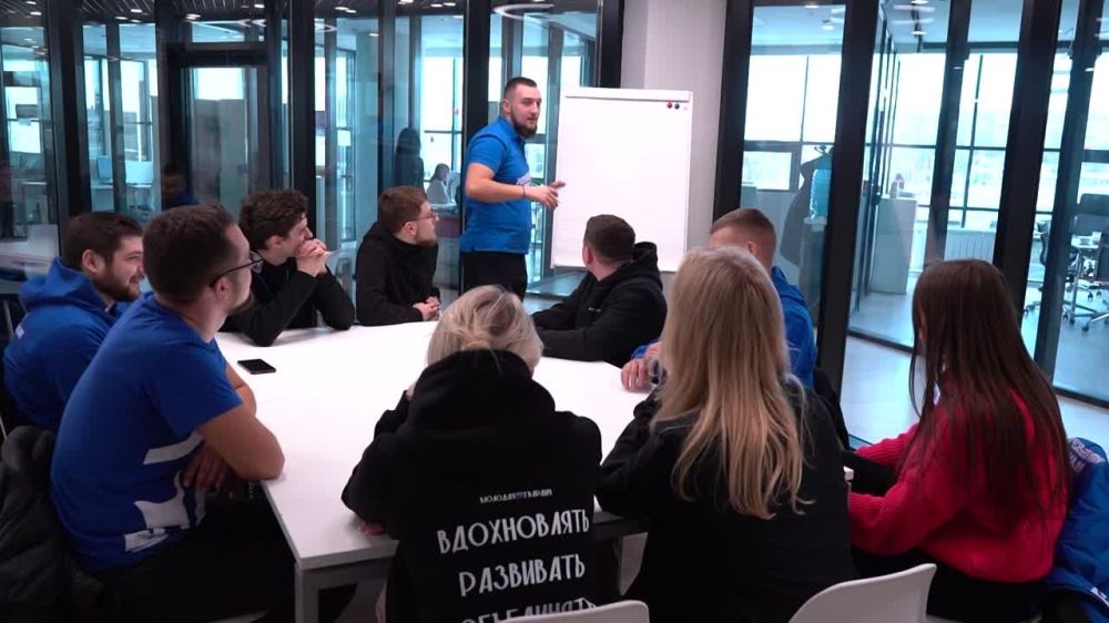 Депутат Народного Совета ЛНР, руководитель Луганского регионального отделения «Молодой гвардии Единой России" Михаил Голубович: прийти на выборы Президента -значит поддержать все позитивные изменения, которые случились в Республики за полтора года